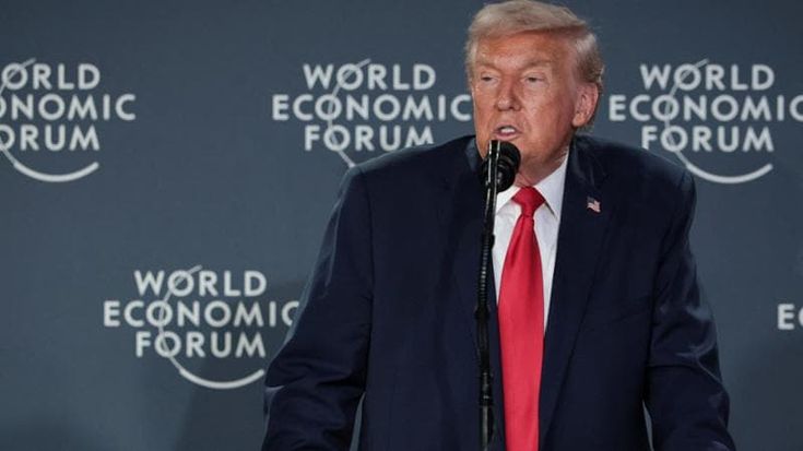 Lo show di Trump a Davos attacca la Ue poi fa l’accordo: “Via i dazi sulla Groenlandia”