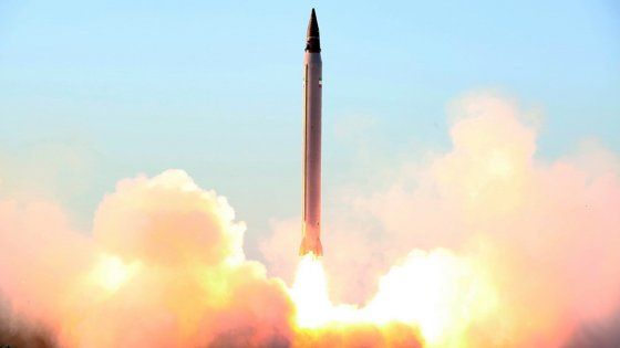 L'Iran testa nuovo missile a lungo raggio