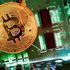 Bitcoin alla riscossa: il balzo grazie al dollaro debole