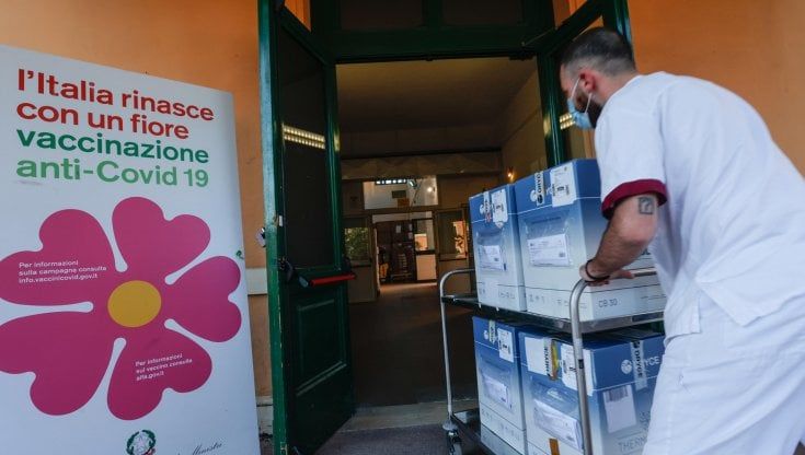  AstraZeneca: ecco perché il vaccino scarseggia in Piemonte