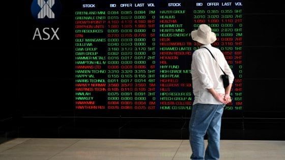 Borse nervose tra coronavirus e interventi delle Banche centrali. Milano -1,5% con le banche
