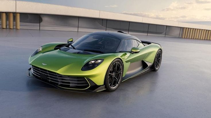 Aston Martin svela la nuova Valhalla, hypercar ibrida plug-in da 1.079 Cv