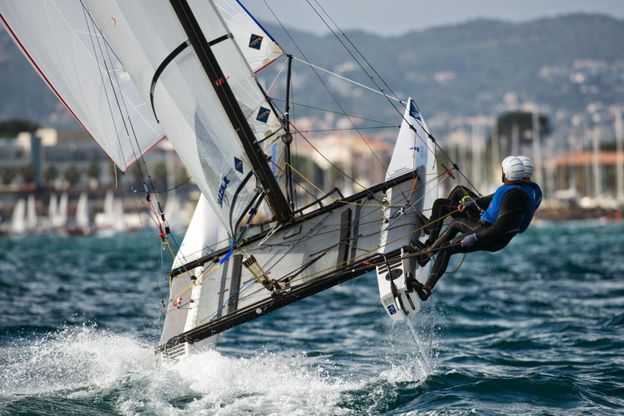 Arriva Hyeres, con 30 nodi di Mistral!
