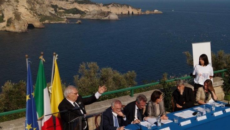 Patto educativo, il ministro Bianchi: "41 milioni per oltre 200 scuole nel Napoletano"