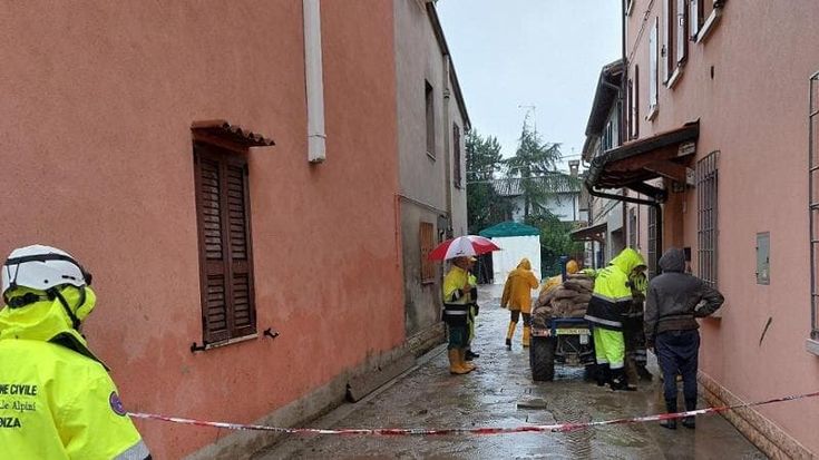Il sindaco di Bagnacavallo: “Due settimane non bastano a rifare un argine: ecco perché ho scelto di evacuare”