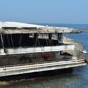 Bari, incendio al ristorante abbandonato Grotta Regina: si indaga sulla pista dolosa