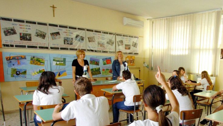 La passione di insegnare e la trappola delle graduatorie. Le voci dei docenti precari