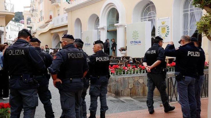 Via al G7 dei ministri a Capri, Tajani: “Da qui una chance per la pace”. Sull’isola tiratori scelti e sub