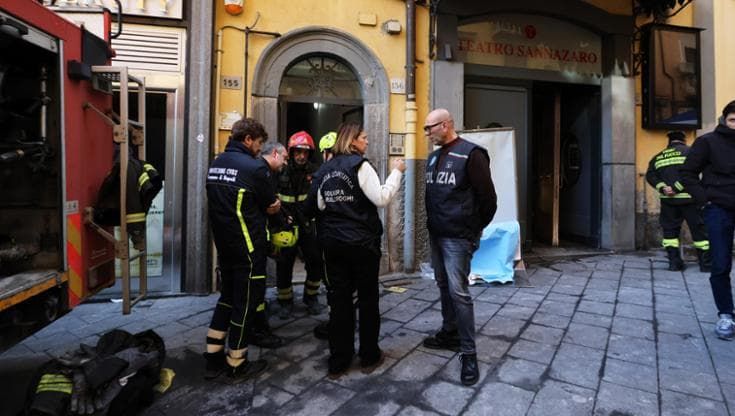 Sannazaro, Giuli assicura: “Uniti per rinascita”. La Scientifica in teatro: nessuna ipotesi esclusa