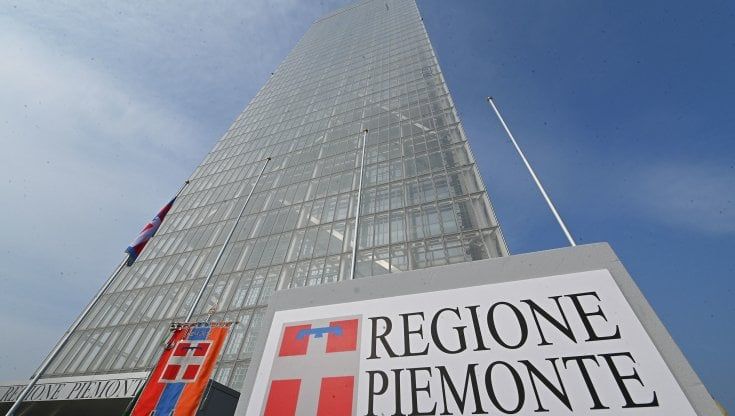 I nuovi uffici non sono pronti, la Regione Piemonte mette 220 dipendenti in smart working