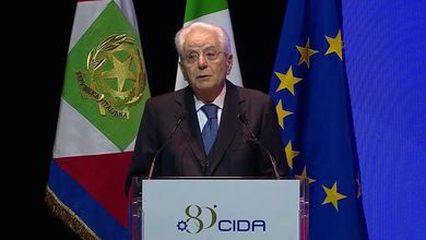 Mattarella: "L'Europa è lo spazio in cui pensarsi e agire per guardare al futuro"