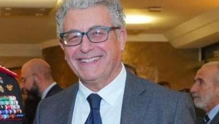 Arresto cardiaco durante la cena in Cilento, cardiologo tra i clienti rianima una donna