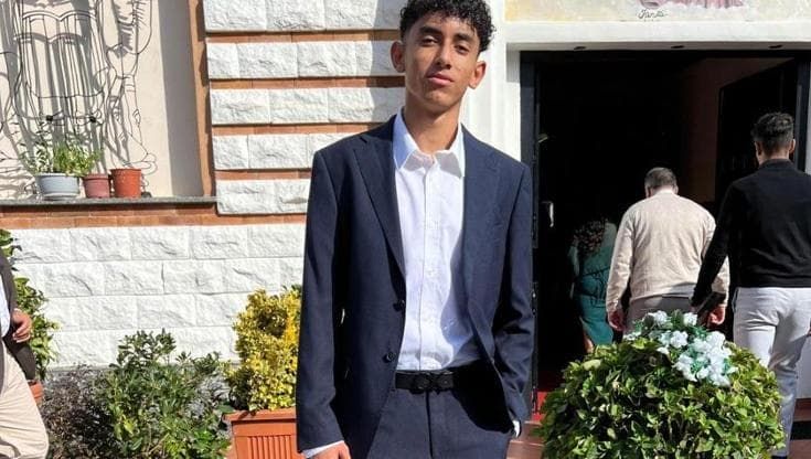La Spezia, è morto lo studente di 18 anni accoltellato in classe. L’aggressore bloccato da professore e compagni