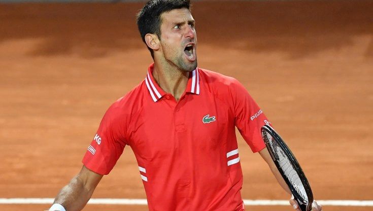 Djokovic torna in campo a Dubai: sfiderà Musetti. Sinner, esordio contro Davidovich Fokina