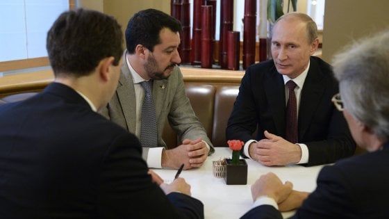 Fondi russi alla Lega: indagato Gianluca Savoini, l'uomo di Salvini per i rapporti con il Cremlino