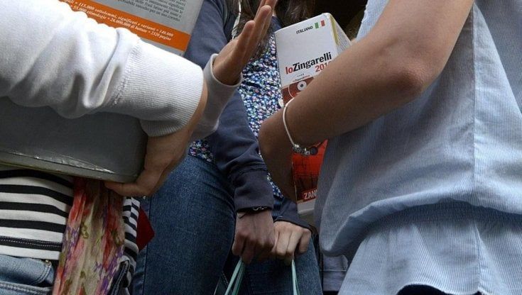 Congedo mestruale a scuola, il "Cardarelli" della Spezia contatta il Nervi-Severini di Ravenna