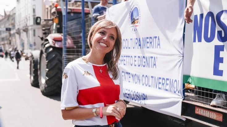 Silvia Sardone, da Berlusconi a Salvini: chi è la pasionaria che porta voti anti-Islam e anti-rom