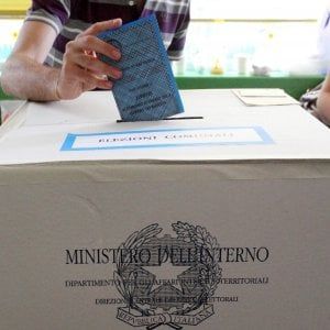 Comunali, caos spoglio tra ritardi e anomalie: tutti i casi, dalla Calabria alla Lombardia
