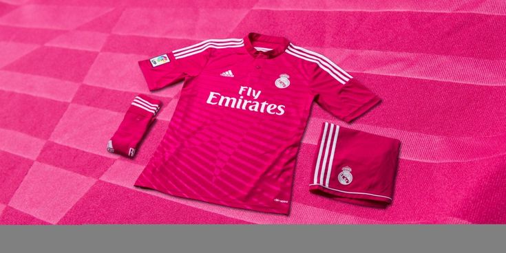 Il Real Madrid si veste di nuovo, la maglia &egrave; rosa