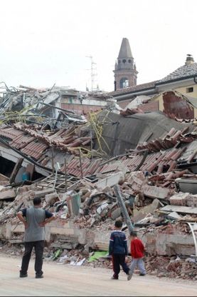 &ldquo;Incendi per il pizzo e coop fantasma&rdquo;<br />Scatta l&rsquo;allarme mafia sul dopo sisma