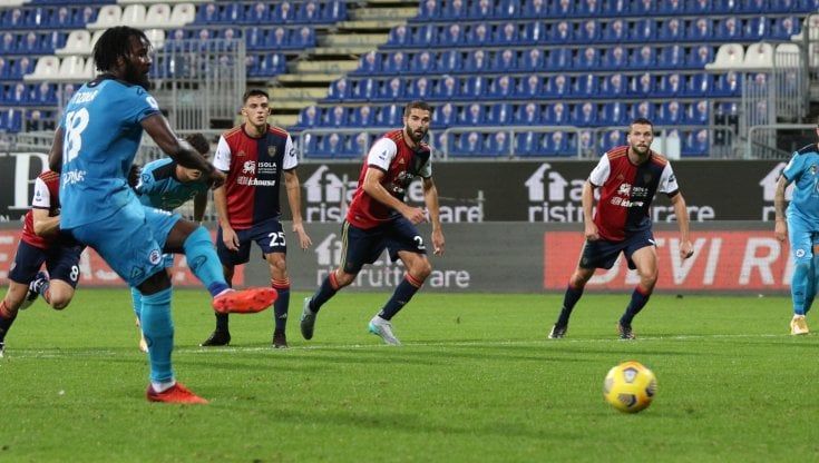 Cagliari-Spezia 2-2: Nzola beffa i sardi al 94'