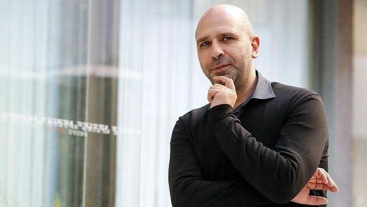 Checco Zalone torna a Bari: il suo spettacolo allo stadio della Vittoria con una doppia data