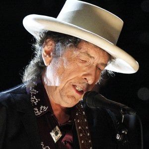 Nobel a Dylan, dibattito aperto. Baricco: "Cosa c'entra con la letteratura?"