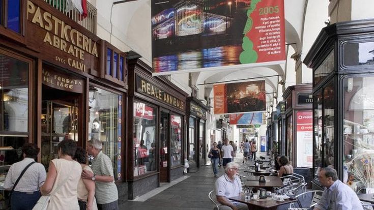 Via Po, nuovo look per i negozi: contributi fino a 5 mila euro