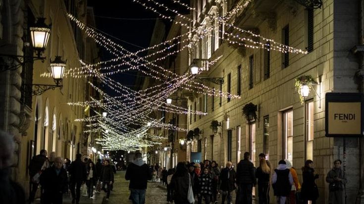 Regali di Natale: il piacere del negozio o la comodità di intenet