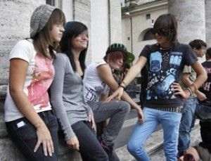 Picchiato perch&eacute; vestito da 'Emo''Truzzo' condannato a 4 anni