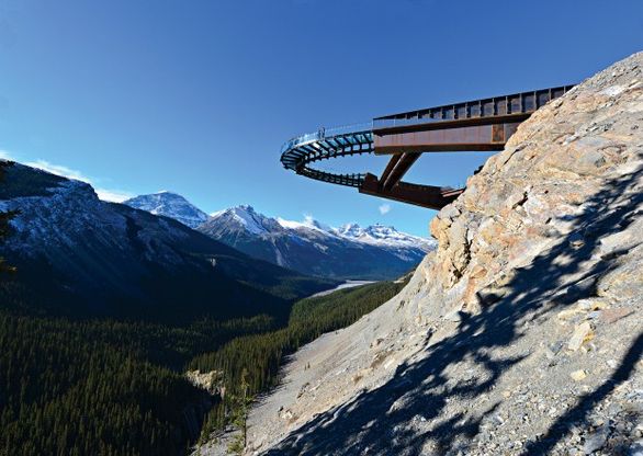Canada. Sospesi nel vuoto: la passeggiata &egrave; da brividi