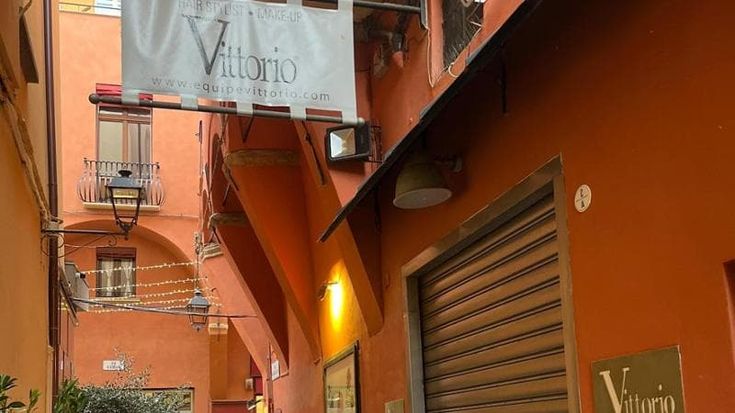 Chiude il salone “Vittorio”, il parrucchiere delle signore di via d’Azeglio