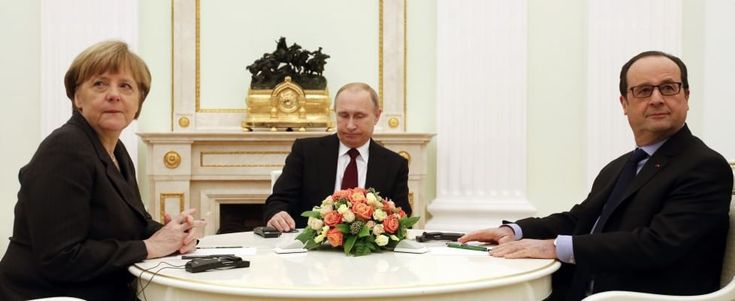 Ucraina, Merkel e Hollande a Mosca. Si prepara un accordo. Biden: "Russia vuole la crisi"