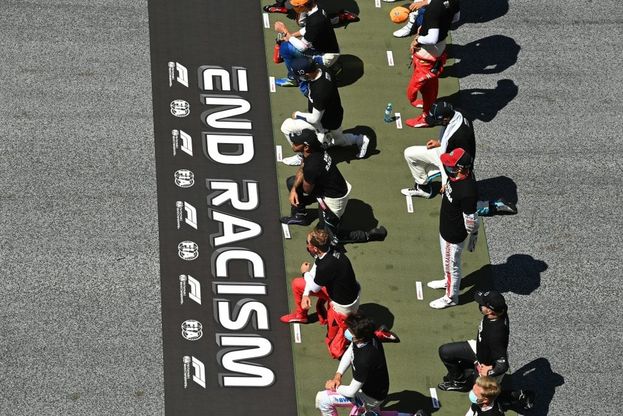 Gp d'Austria, Vettel si inginocchia, Leclerc no: "Quello che conta sono i fatti"