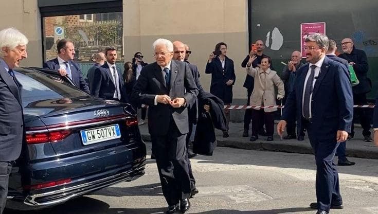 Mattarella, l’abbraccio di Firenze: “Grazie presidente, baluardo della nostra democrazia”
