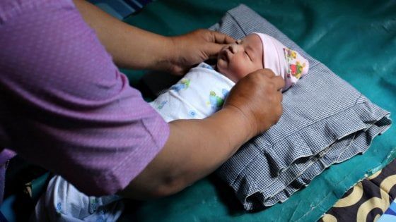 Indonesia, le autorità religiose: "Il vaccino anti-morbillo è contro l'Islam. Ma non c'è altra scelta"