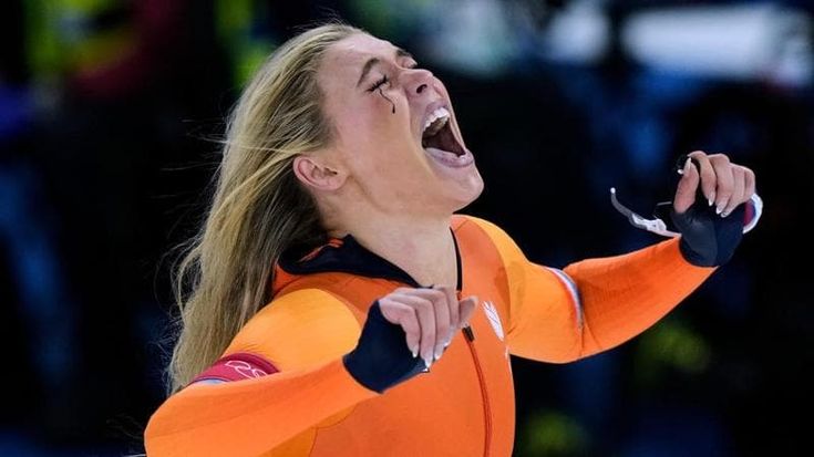 Jutta Leerdam, la sua tuta venduta all’asta per 200mila euro dopo 34 rilanci