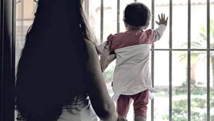 "Mai più bimbi in carcere". Legge in dirittura d'arrivo, la Camera accelera