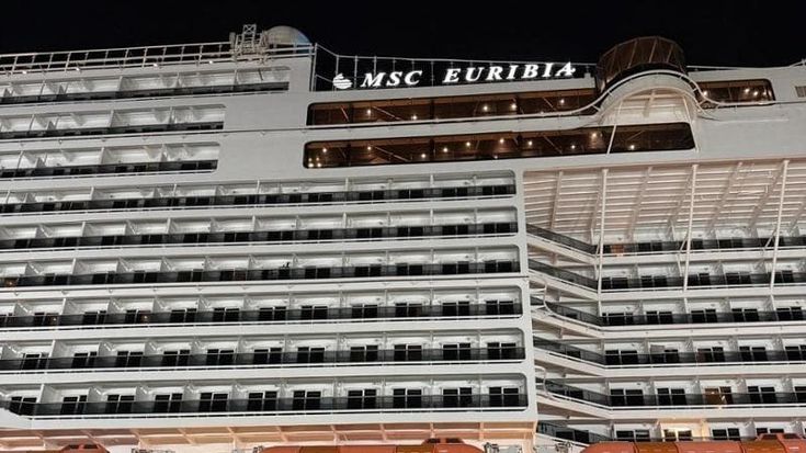 Dubai, la nave da crociera diventa una gabbia dorata. “Sospesi tra drink e paura”