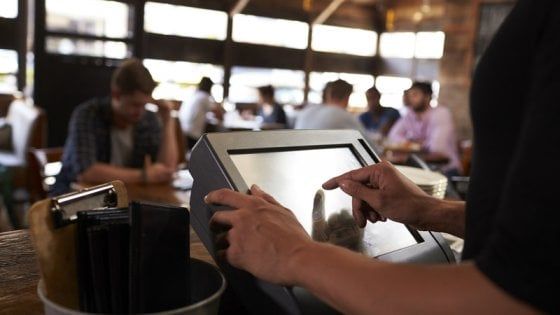 Alla romana o al centesimo: come si divide il conto (senza rischiare di litigare)?