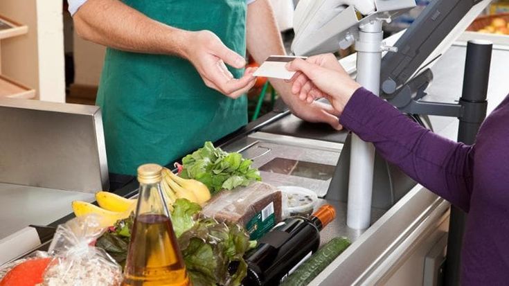 Carrello, l’aumento dei prezzi spinge gli italiani a spendere 4 miliardi in più