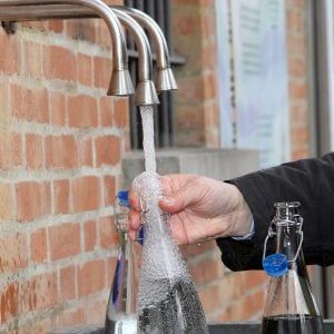 Arriva la stangata sull'acqua: a Bologna +8,5%