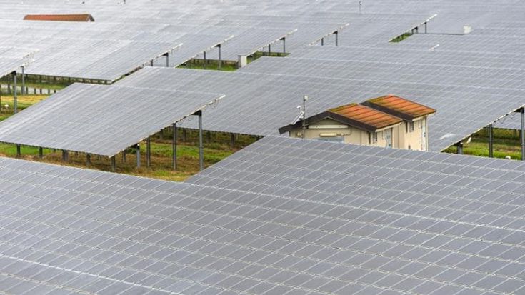 Rinnovabili appese tra burocrazia e troppi rischi. L’Italia avanza incerta sulle fonti green