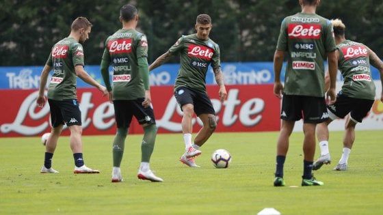 Calcio, cresce l'entusiasmo per il Napoli in ritiro a Dimaro