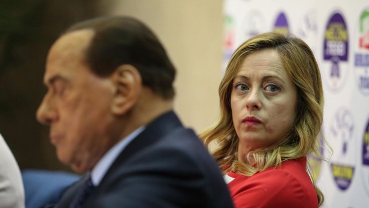 Crisi di governo, centrodestra diviso. E Salvini alletta Berlusconi: candidabile al Colle