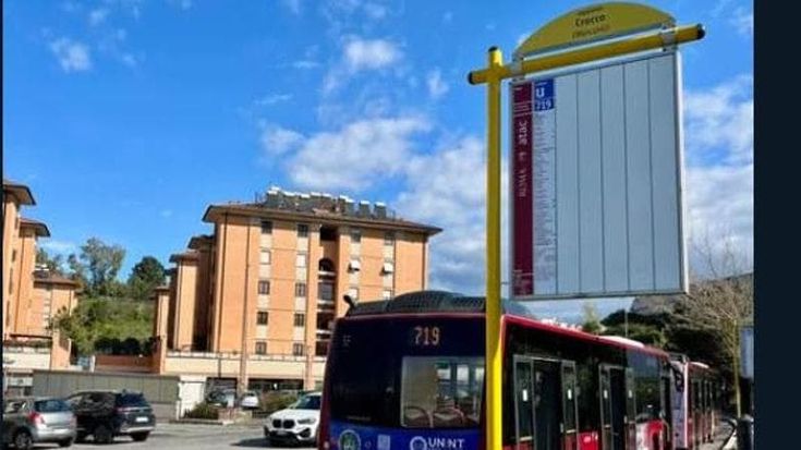 Trullo, rapina sul bus 719: lavoratore picchiato e derubato dal branco