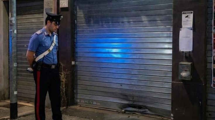 Notte di paura all’Alessandrino: bomba carta contro l'autonoleggio
