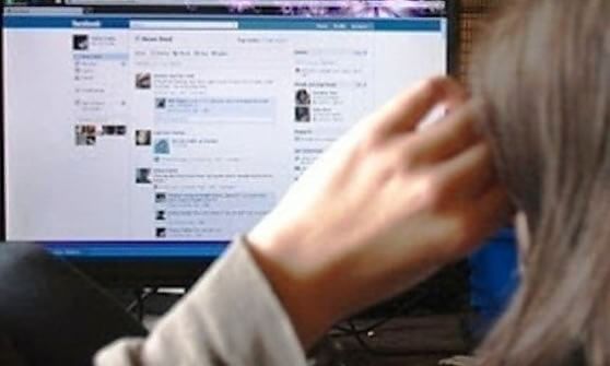 Non pubblicate su Facebook le foto dei vostri figli: un magistrato svela i rischi