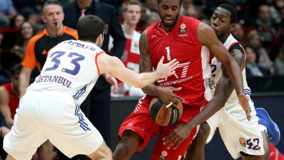 Basket, Eurolega: Milano torna a sperare, McLean affonda l'Efes