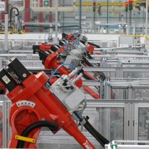 L'industria si affida ai consumi interni: lieve aumento per ordini e fatturato
